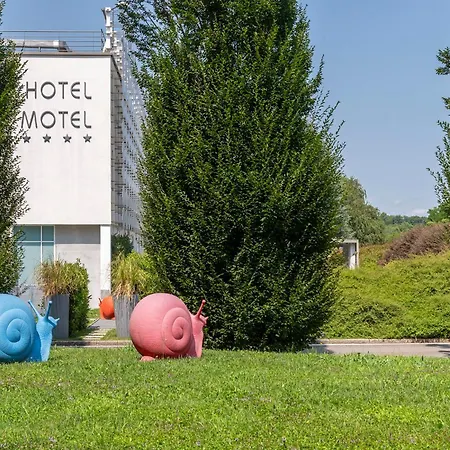 Mo.Om Hotel-3